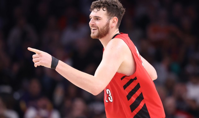 九州体育官网-克林根23+13格兰特23分 开拓者客场轻取太阳