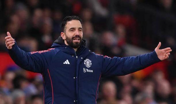 九州体育-阿莫林解释换下加纳乔 承认曼联低位防守时更舒服